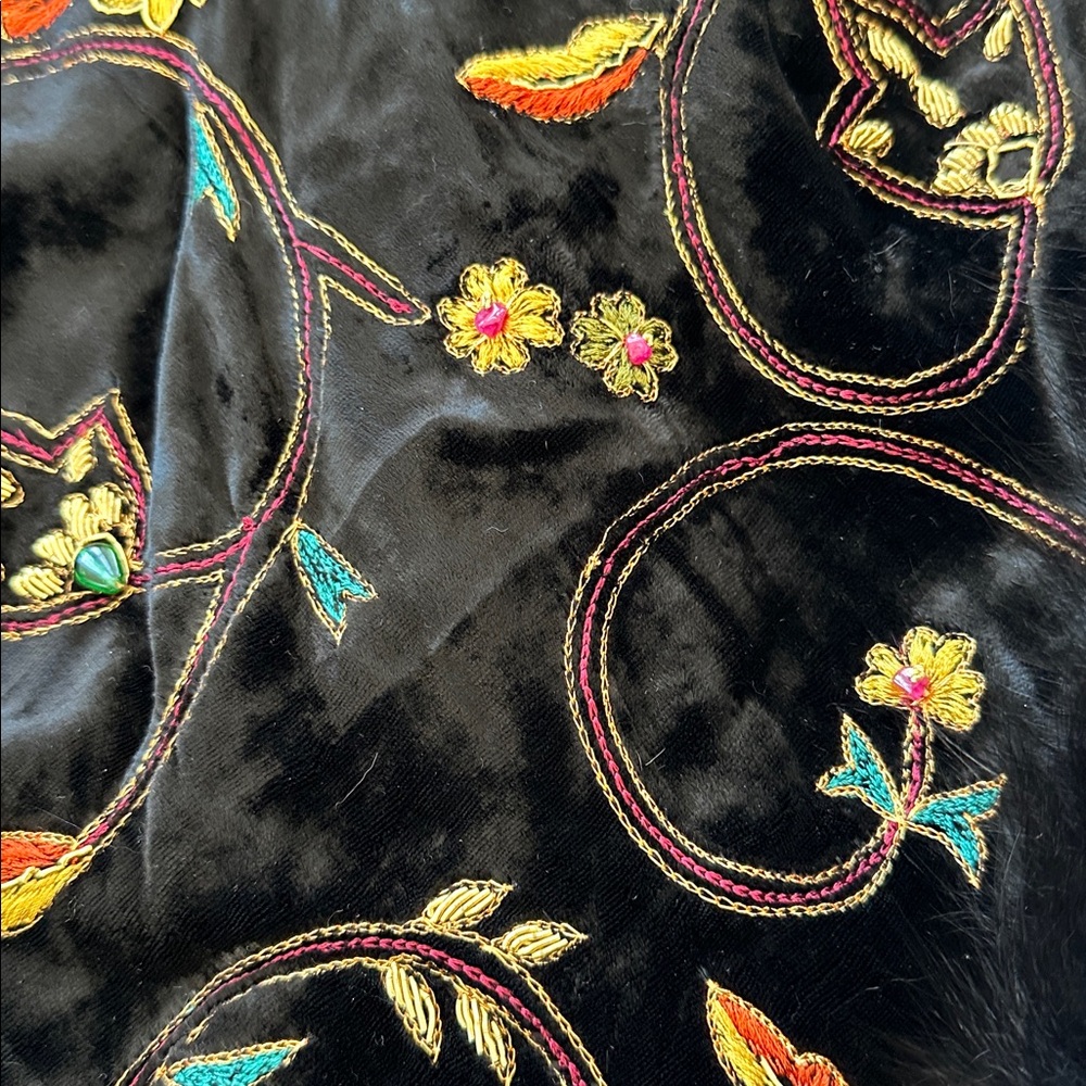 Unbranded Black Fur Trimmed Cape with Metallic Thread Embroidery - Picture 7 of 12